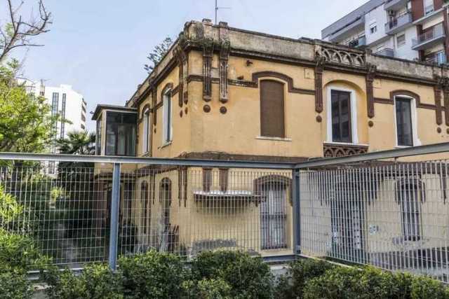 Bari, quell'antica villa abbandonata su via Amendola: �� la vecchia sede della Peroni�